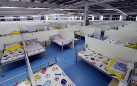 2022年3月建立了奉贤和嘉定方舱医院